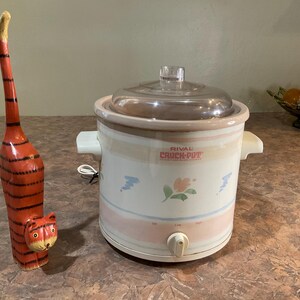 Vintage Rival Crock-Pot Slow Cooker Pastel Southwest Design Stoneware Glass Lid Retro Kitchen, Rival Bread ‘N Cake Bake Cooling Hot Pad
