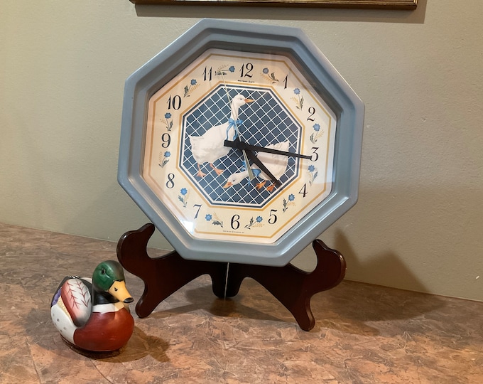 Burwood 1987 Geese Blue Ribbon New Haven Quartz Clock, Octagon Plastic