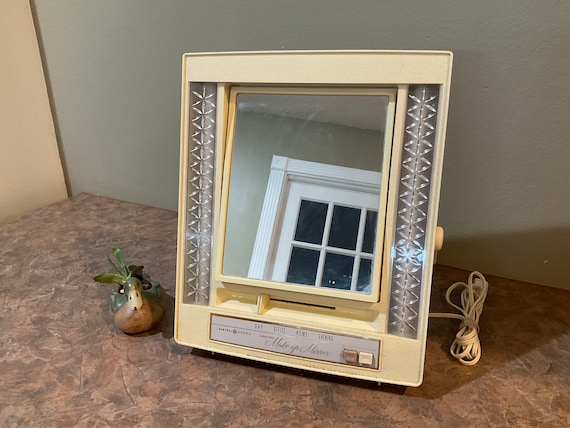 General Electric Lighted Makeup Mirror B21m 1 General Electric Lighted Makeup Mirror, General Electric Lighted Makeup Mirror