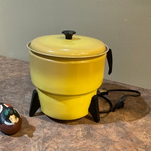 Mirro Electric Cooking Pot perfect for Fondu or Dinner Meals, Cooking Pot, Vintage Cooking, Gift for Cook, Midcentury Modern Cooking