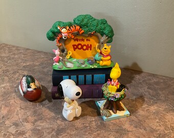 Winnie the Pooh Picture Frame Resin 3D Tigger Piglet, Woodstock Westland Giftware Peanuts Wishes Come True, Snoopy hugging Woodstock,