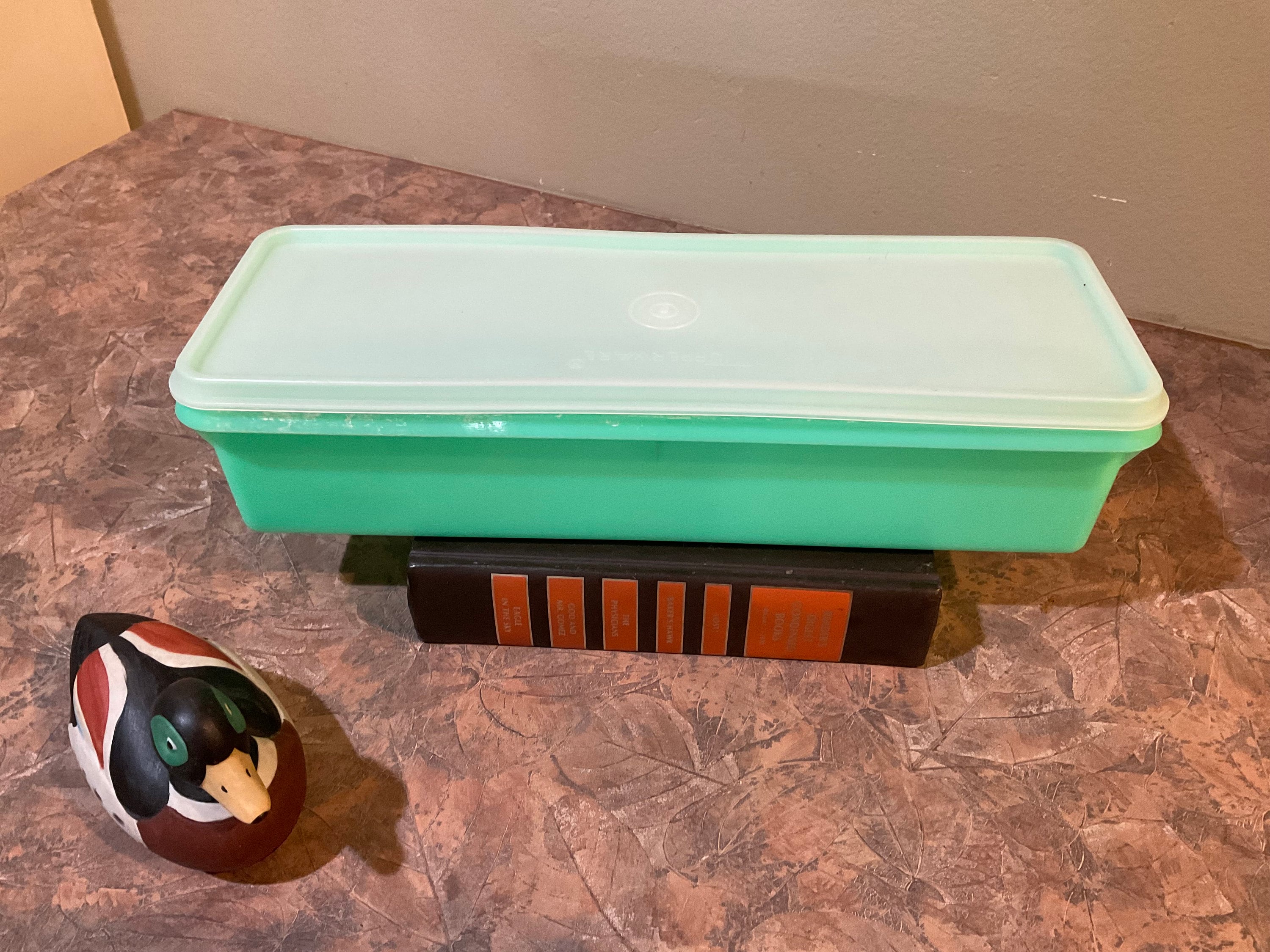 Tupperware #892 Jadite Celery Crisper Keeper With Lid, Vintage