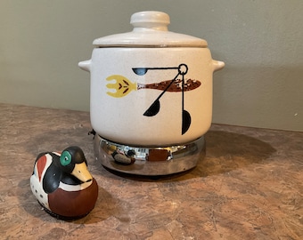West Bend Buffet Patio Server, West Bend Electric Pottery Stoneware Bean Pot Cooker, Crock with lid 2 quart