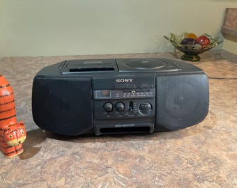 Sony CFD-V10, Portable CD Radio Cassette Tape Player Boombox Tested, vintage