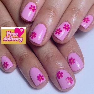 Pink Daisy Flower Nail Art Water Decals / Flower Nail Stickers / Floral Nails / Spring Nails / Summer Nail Art / Nail Decals / Nail Designs