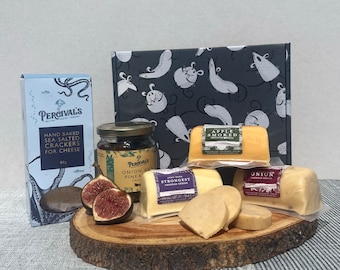 Traditional Cheese Gift Box