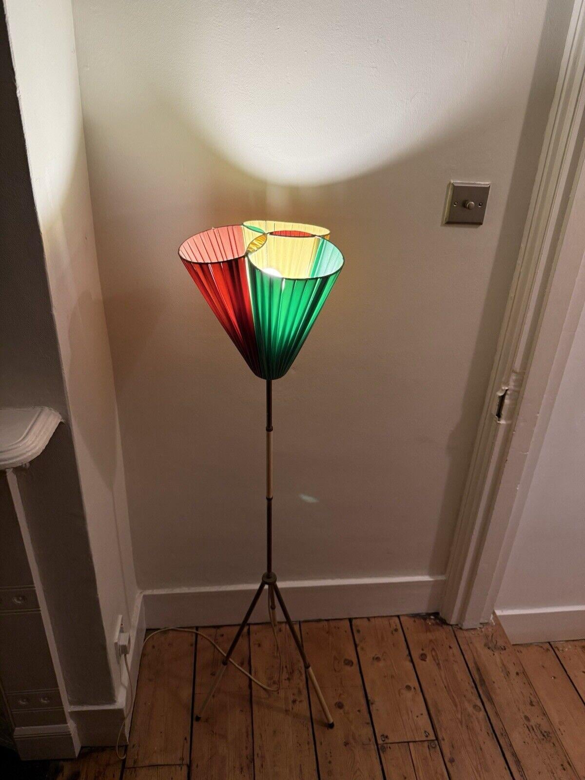 ヴィンテージ ミッドセンチュリー 1950 年代 三脚 3 色フロアランプ