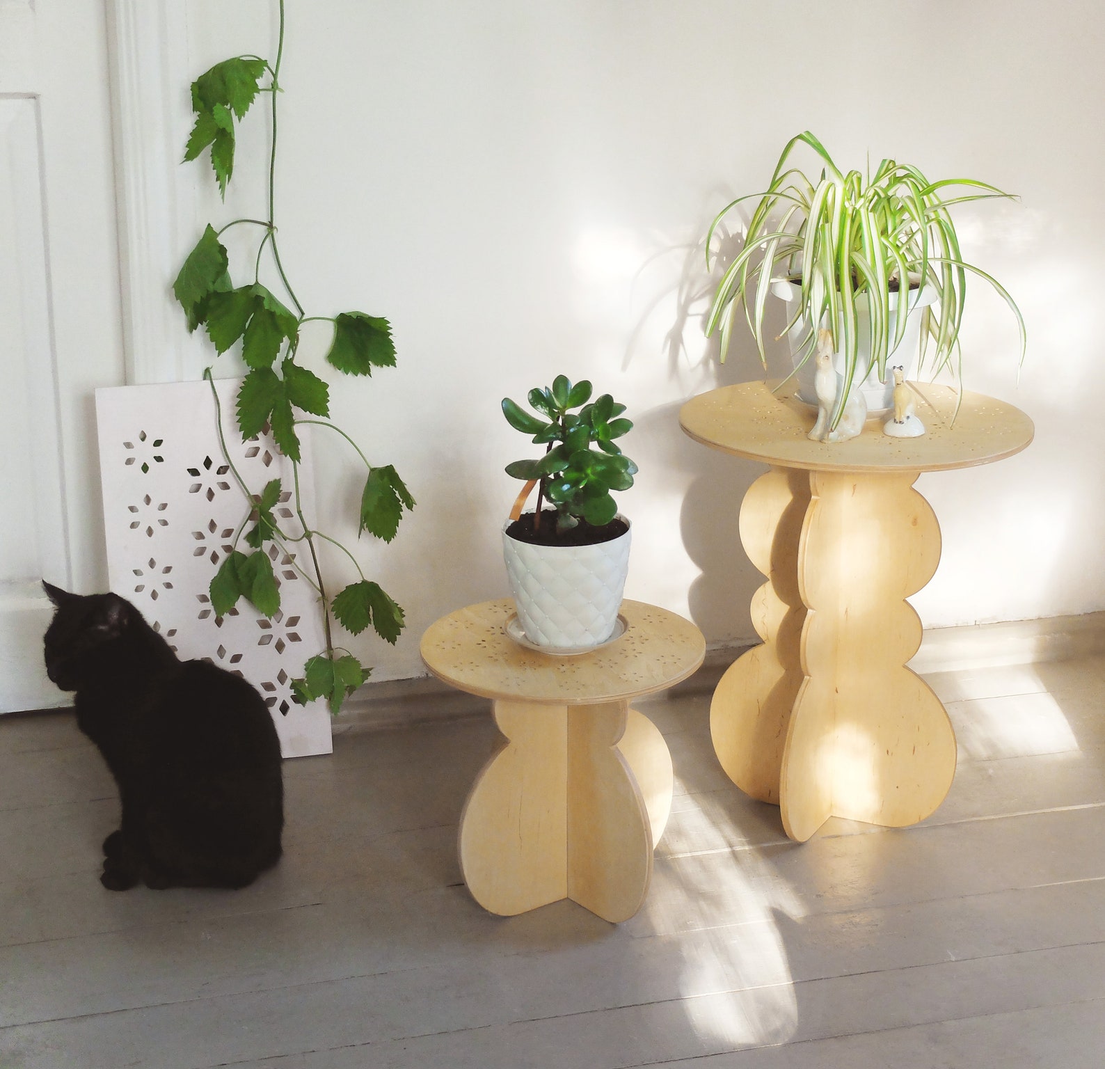 Blume Beistelltisch oder Pflanze Stand mit ausgeschnittenen Etsy