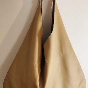 Oversized Traditional Leather Hobo Bag with Inside Compartments in Khaki Tan