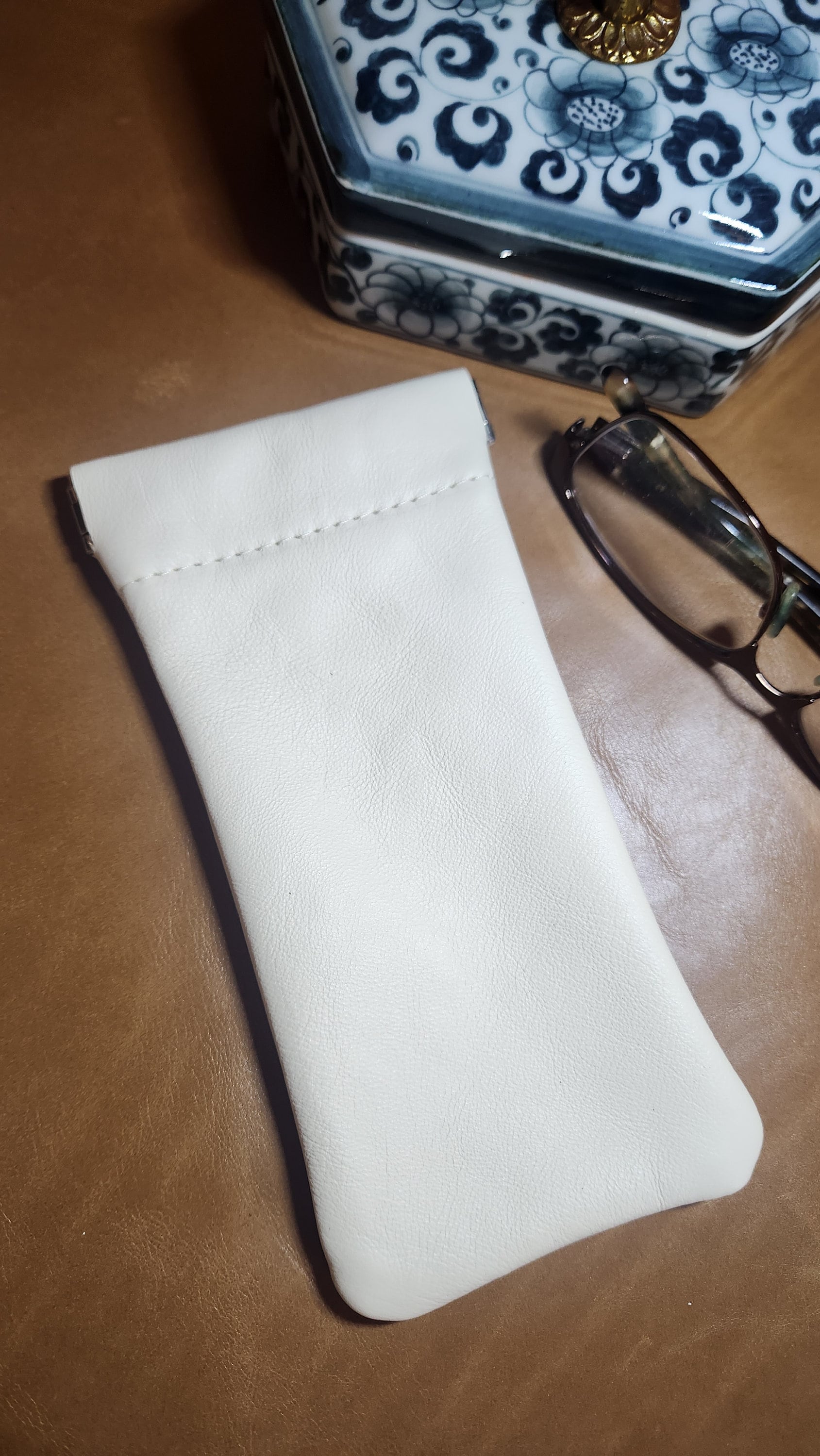 Genuine Leather Spring Top Glasses Case Squeeze Glasses Case Snap Top