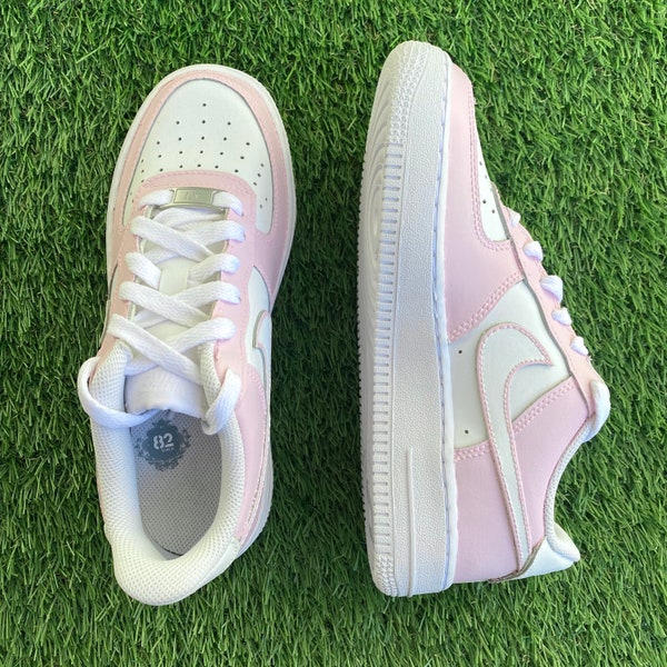 Chaussures Air Force One personnalisées avec contour rose rose