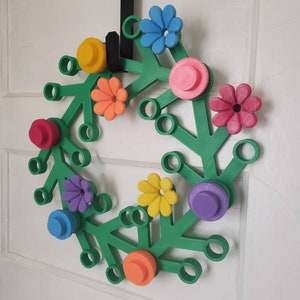 Jumbo Easter Brick Wreath with 12 Accessories Only