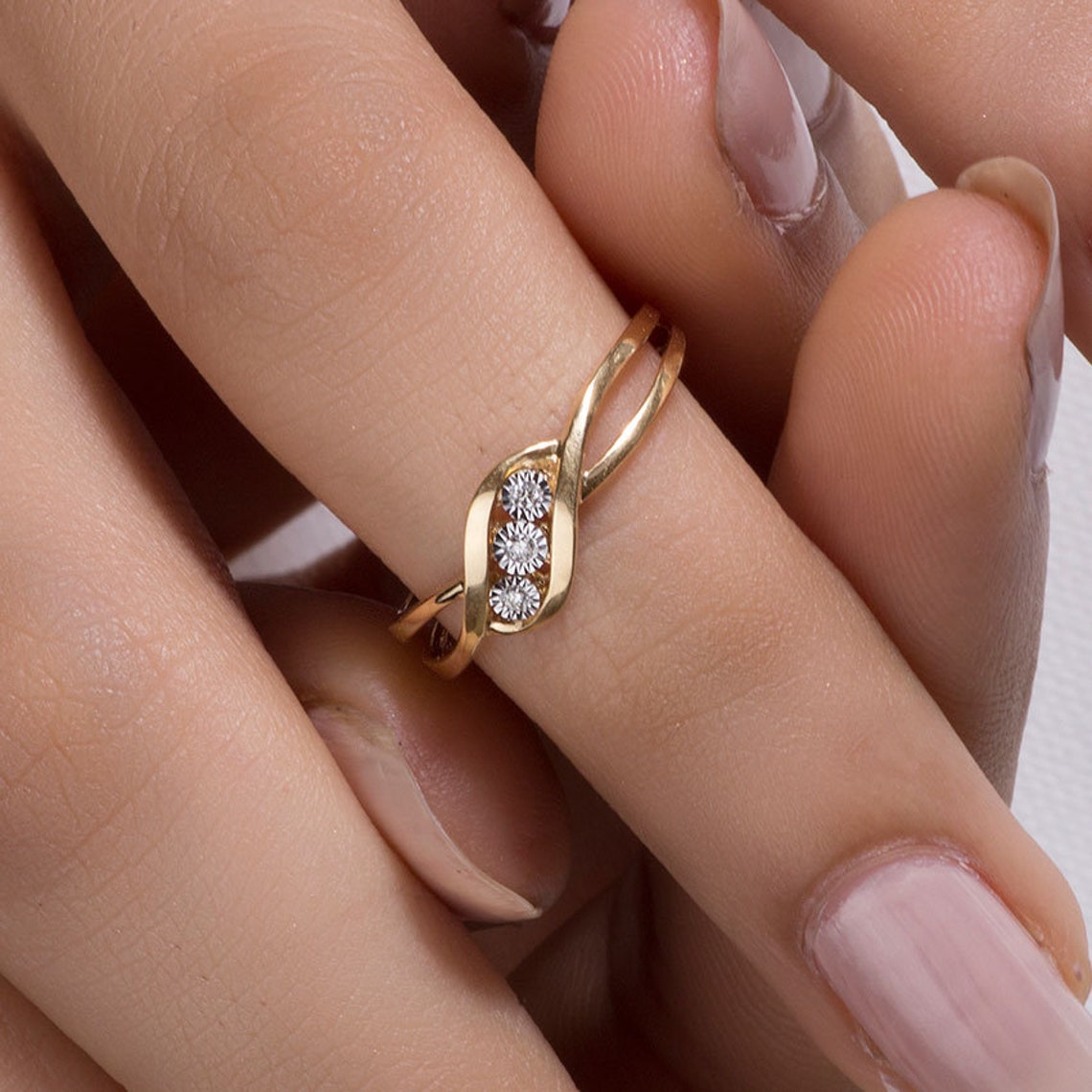 Trio Miracle Plate Ring / Diamond Ring in 14K Gold /Unique Etsy