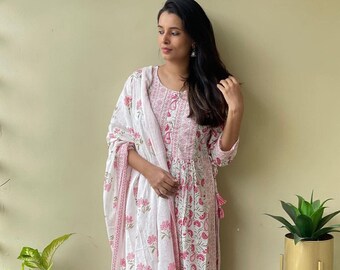 Indiase vrouwen Pakistaanse Nyraa Cut Kurta, Zie er stijlvol uit in onze nieuwe Hand Block print Lange split Cotton 60'60 kurta broek set Met duptta, Cadeau voor