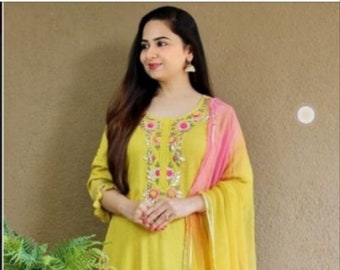 Yellow Knee Length Pakistani Kurta, rayon heavy embroidery kurti with rayon paint gotta work with chiffon Tie Dye dupatta Gotta lace