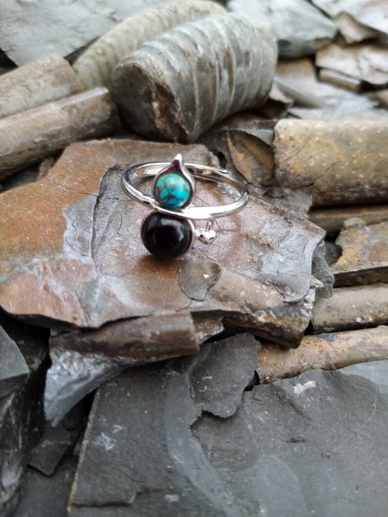An Adjustable 925 Sterling Silver Mohave Copper Turquoise and Whitby