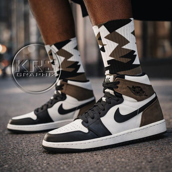 jordan 1 mochas on feet