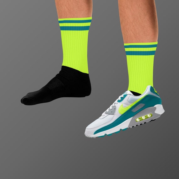 air max 90 with socks