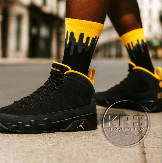 university gold nike socks