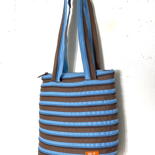 vintage Rare des années 90 Zipper Z sac à main bandoulière zippée bleu et marron bon état 30,5 x 30,5 cm pièce très cool