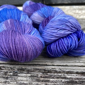 Blue Hydrangea fingering/sock superwash Merino/RECYCLED Nylon hand dyed yarn. 4-ply 75/25 merino/nylon,  Indie dyed. Eco-friendly yarn.