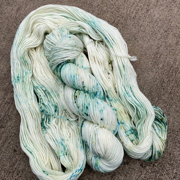 Maine Sea Glass Worsted 4-ply superwash Merino wool hand dyed yarn. Indie dyed wool. Fine worsted weight superwash Merino wool.