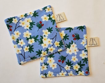 Washable and reusable make-up remover wipes in cotton and terry cloth. Several designs available