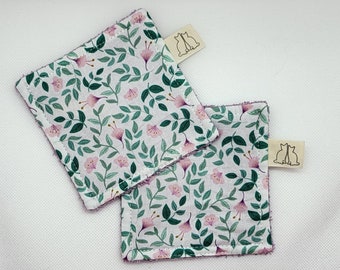 Washable and reusable make-up remover wipes in cotton and terry cloth. Several designs available