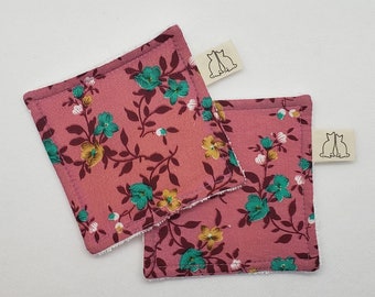 Washable and reusable make-up remover wipes in cotton and terry. Several designs available