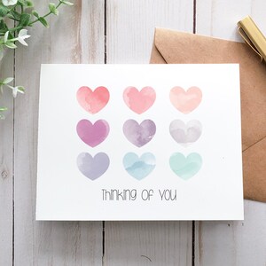 Tarjeta imprimible con corazones "Pensando en ti", tarjeta imprimible, tarjeta digital, tarjeta de acuarela, corazones, tarjeta "Te extraño", tarjeta para ella, tarjeta de San Valentín