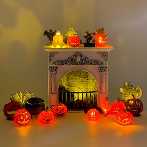 Halloween pumpkin lantern, Jack o Lantern, miniature Halloween decoration, haunt dollhouse, Halloween ghost light