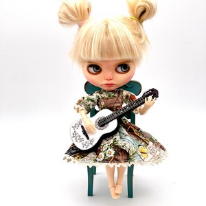 1:6 Miniature wooden guitar for doll, music instrument for dollhouse, diorama doll, roombox