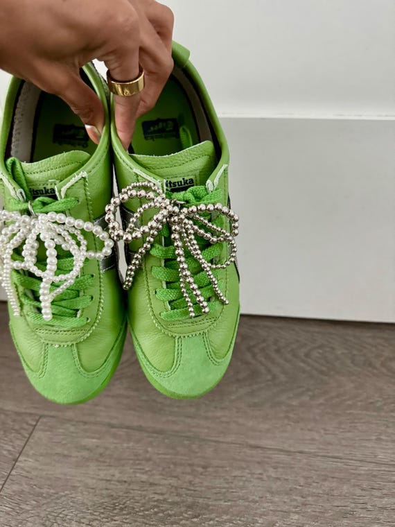 アクセサリーその他 Monday Edition _ Silver PULL BOW SHOELACE CHARMS Amazon.com: 2 Pcs Pearls Bow Shoe Charms for Sneakers