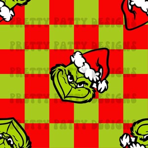 Può includere: Un Grinch verde che indossa un cappello da Babbo Natale rosso con bordino bianco è ripetuto su uno sfondo a scacchi rosso e verde. Il testo "Pretty Patty Designs" è ripetuto sullo sfondo.