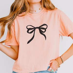 Bow Cropped tshirt - Bow Crop Tee - Black and Cream Bow T-shirt - Simple Tshirt - Comfort Colors crop boxy Tee
