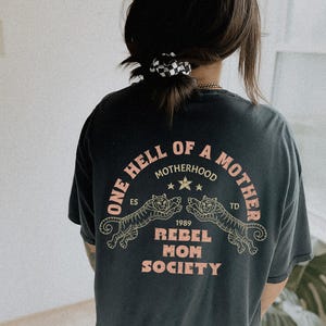 One Hell of a Mother Shirt - Mothers Day gift for mom shirt - Trendy mom shirt - Vintage inspired graphic Tee immagine 2
