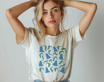 Cropped tshirt Womens Comfort Colors cropped boxy tshirt, Women's simple tee, Cute summer tshirt, abstract flower, flower tshirt