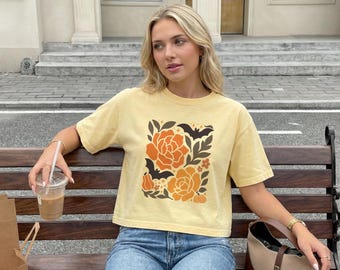 Pumpkin Floral Cropped tshirt - Womens Comfort Colors crop tshirt - Women's pumpkin tee, Fall tshirt, abstract flower, Bat Halloween shirt