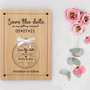 Gepersonaliseerde Save the Date-kaart met sleutelhanger, huwelijksuitnodiging, houten bewaarpuzzel - kant-en-klare bestanden