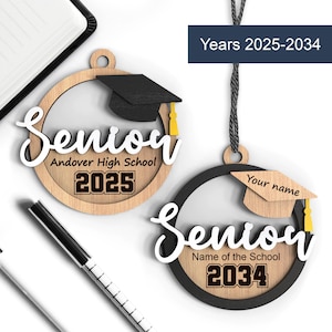 Autobedel voor middelbare school senioren | Ornament Klasse van 2025 | Afstudeercadeau voor senioren | Schoolnaam | Glowforge | Svg-laserklare gesneden bestanden