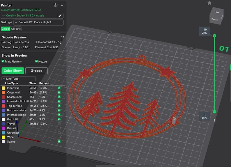 K&ouml;nnte beinhalten: Eine 3D-Druckvorschau zeigt ein rotes Weihnachtsornament-Design mit B&auml;umen und Sternen. Der Bildschirm zeigt die Druckzeit, Filamentdetails und Linientyp-Prozents&auml;tze an. Das Design befindet sich auf einem grauen Raster.