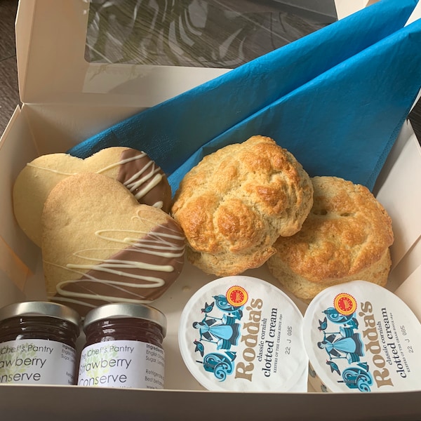 Afternoon tea for 2 | Cream Tea| Treat Box