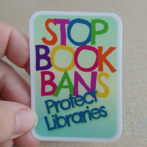 Stop ai divieti sui libri - Adesivo per proteggere le biblioteche