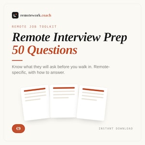Könnte beinhalten: Ein digitales Dokument mit dem Titel Remote Job Toolkit Remote Interview Prep 50 Questions. Der Text enthält Know what they will ask before you walk in. Remote-specific, with how to answer. Drei weiße Papiersymbole mit roten Linien.