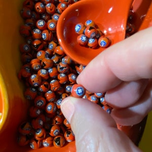 Q30, 8mm, red bead, white ,flower w/ blue outline old 1940s stock, Ercole Moretti Millefiori beads, vintage Millefiori, Venetian MILLEFIORI,