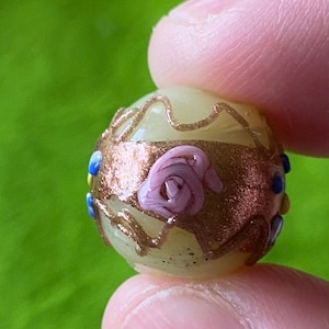 Q1, , 14 mm, yellow , Ercole Moretti, Fiorato, Venetian bead, lampwork glass bead,, loose bead, flowered bead, Wedding cake beads