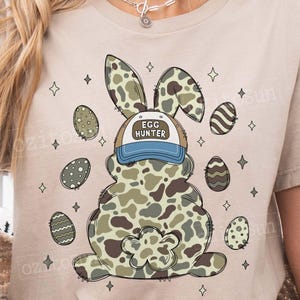 Eierjäger Hase PNG, Junge Hase mit hintere Kappe Png, Ostern Camo Png, Eierjäger Png, Camo Osterhase Sublimationsdatei