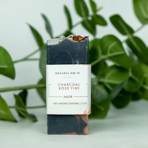 Mini pain de savon Savon artisanal Tout naturel Biologique Cadeau pour elle Cadeau de demoiselle d'honneur Cadeau d'anniversaire Charcoal Rose