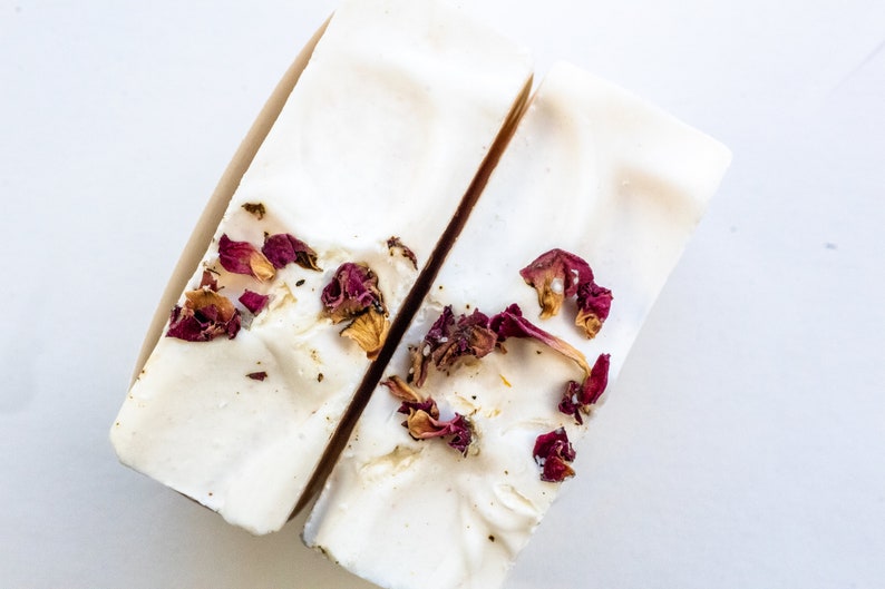 Our Sea Salt Rose Soap is added with kaolin clay and pink Himalayan salt, and scented with romantic rose geranium and bergamot essential oils. Geranium essential oil gives a uplifting floral rose scent and is helpful in easing tension and stress.