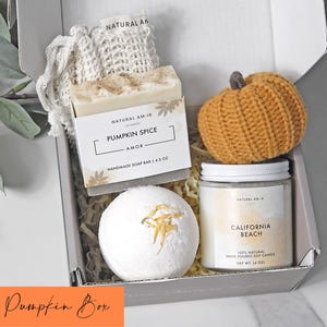 Fall Pumpkin Spa Box for Friends| Gift for women| Birthday gift for her| Handmade Soap| Candle Gift| Thank You| Cozy Gift Set| Harvest